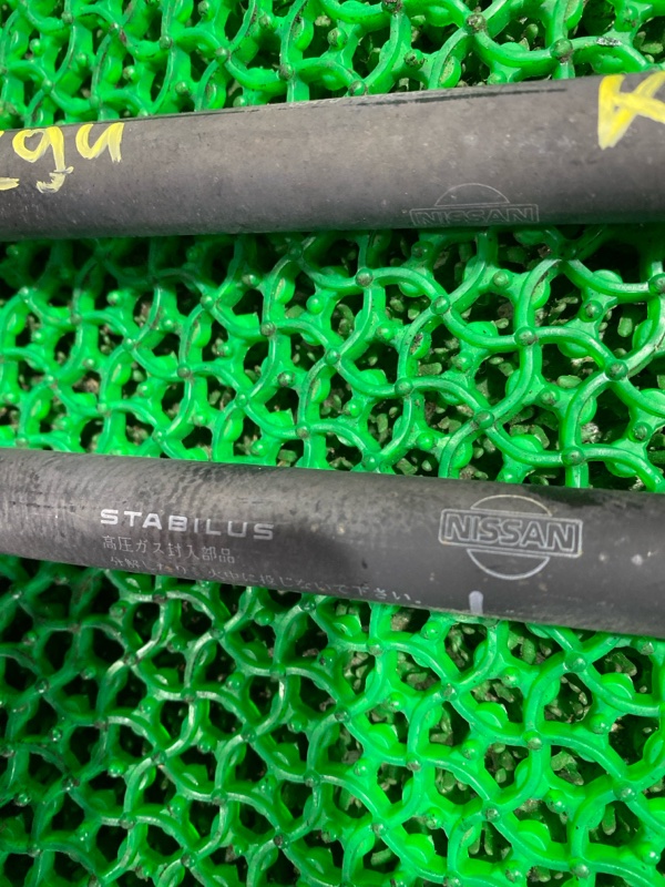 Амортизатор капота NISSAN SAFARI WFGY61 TB48DE