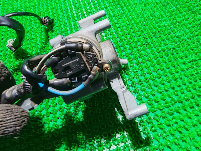 Замок зажигания ISUZU ELF NKS81E 4HL1