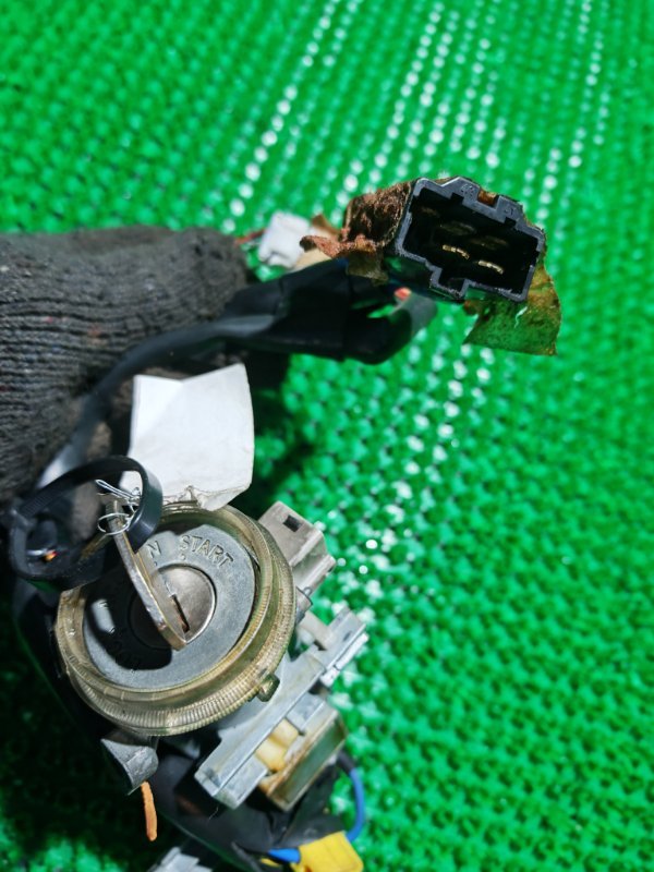 Замок зажигания MITSUBISHI DELICA PD8W 4M40 Замок зажигания MITSUBISHI DELICA PD8W 4M40