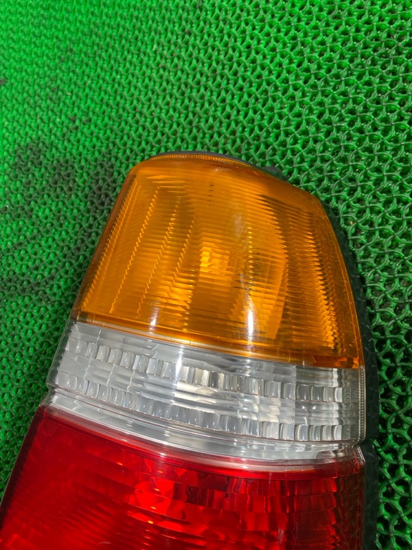 Стоп правый NISSAN R'NESSA PNN30 KA24(DE)