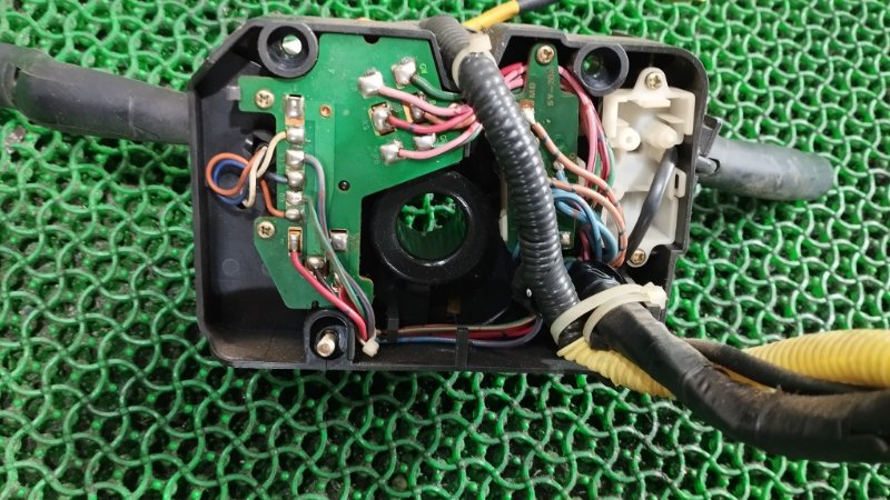 Блок подрулевых переключателей ELF 2002 NHR69E 4JG2