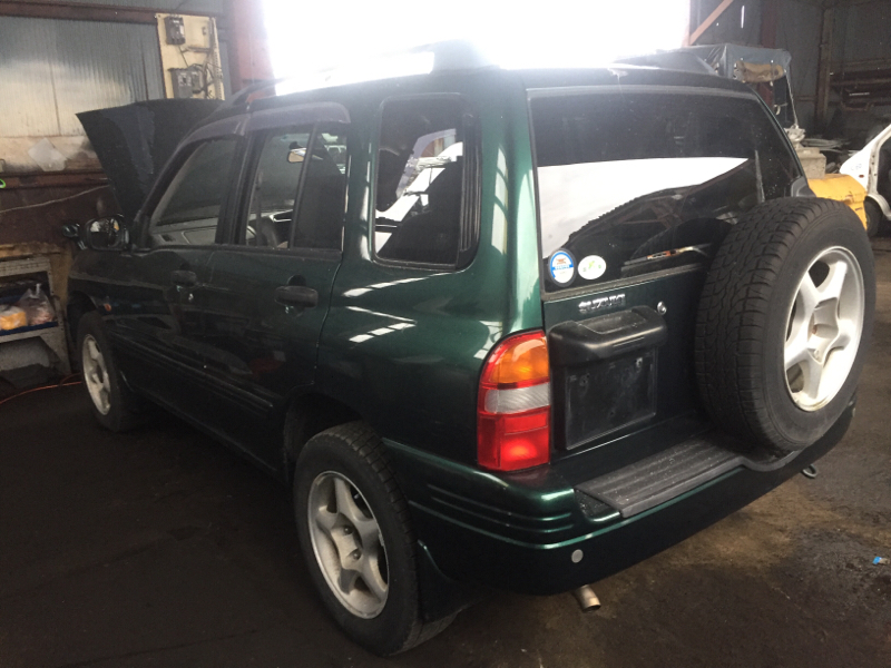 Автомобиль SUZUKI ESCUDO TD52W J20A-121992 1998 года в разбор