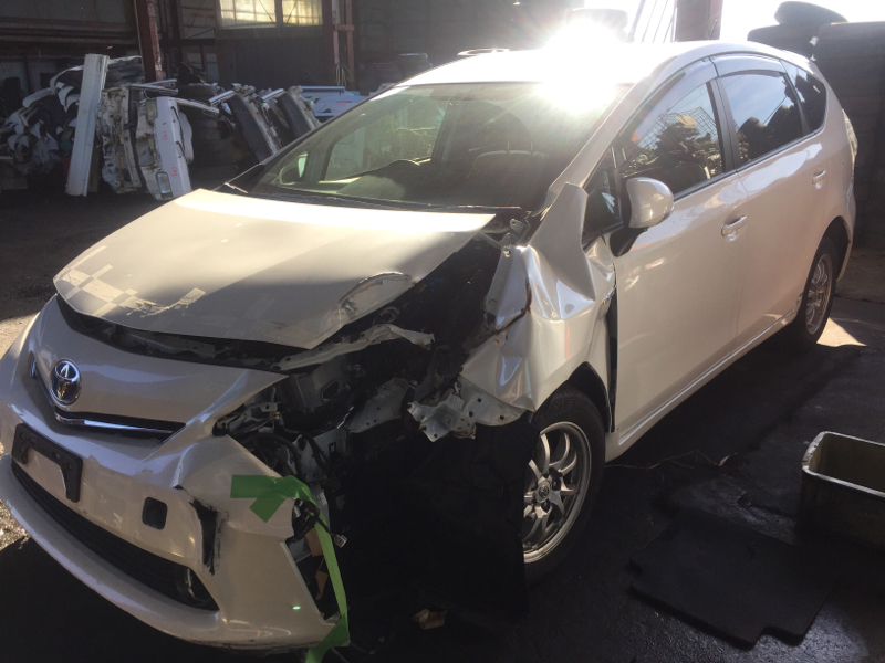 Автомобиль TOYOTA PRIUS ALPHA ZVW41W 2ZR-D190838 2013 года в разбор