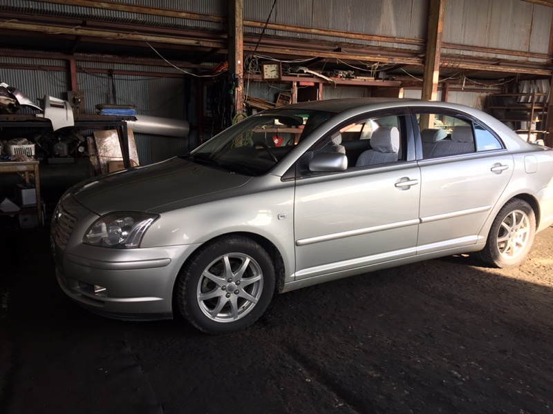 Автомобиль TOYOTA AVENSIS AZT250 1AZ-FSE 2005 года в разбор