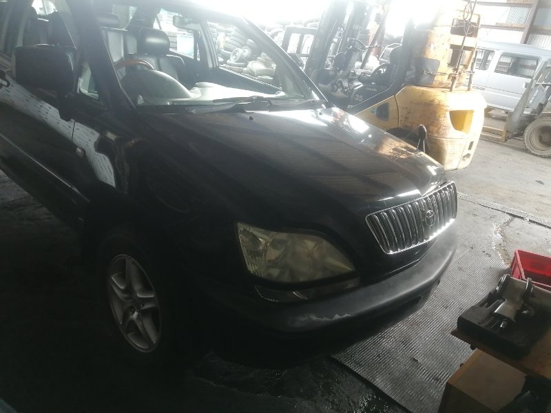 Автомобиль TOYOTA HARRIER MCU15 1MZ-FE 2002 года в разбор