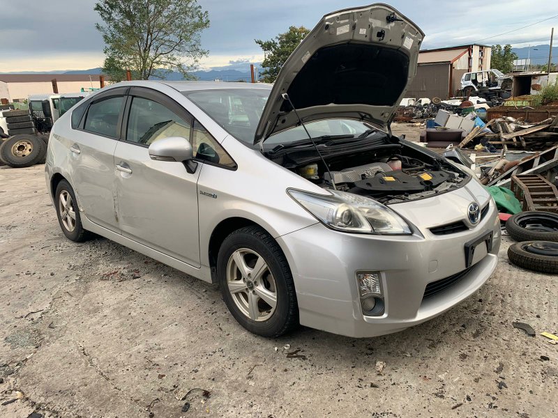 Автомобиль TOYOTA PRIUS ZVW30 2ZR-R138765 2010 года в разбор