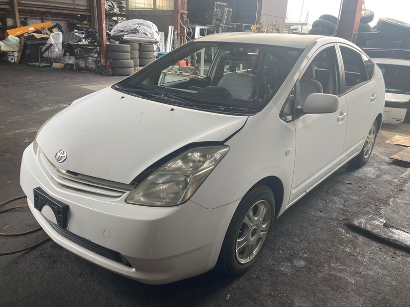 Автомобиль TOYOTA PRIUS NHW20 1NZ-FXE 2004 года в разбор