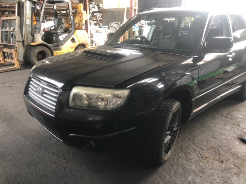 Автомобиль SUBARU FORESTER SG5 EJ205 2006 года в разбор