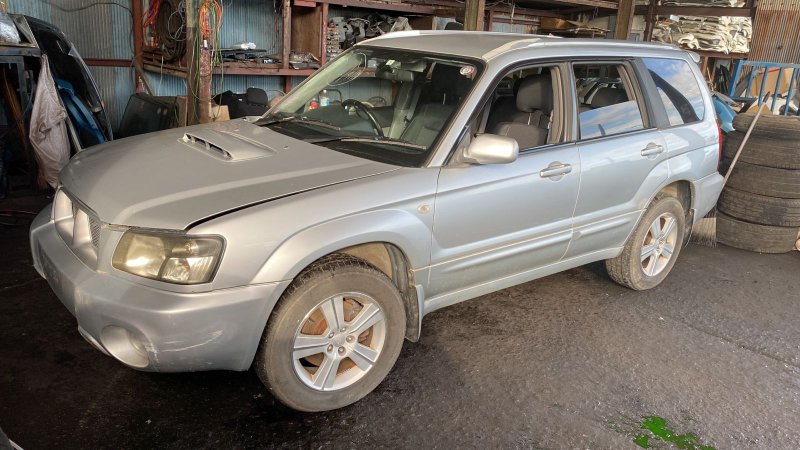 Автомобиль SUBARU FORESTER SG5 EJ205DXUBE 2002 года в разбор