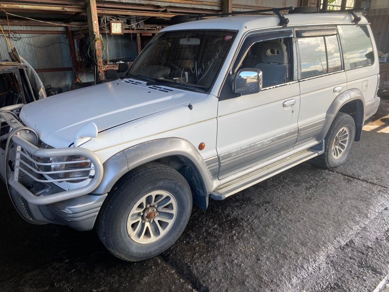 Автомобиль MITSUBISHI PAJERO V44 4D56 1992 года в разбор