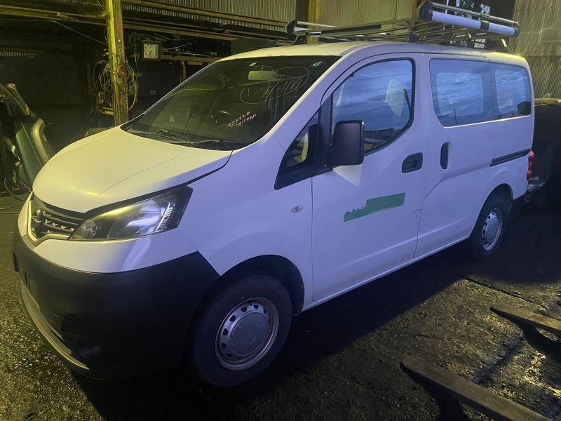 Автомобиль NISSAN NV200 VM20 HR16DE 2010 года в разбор