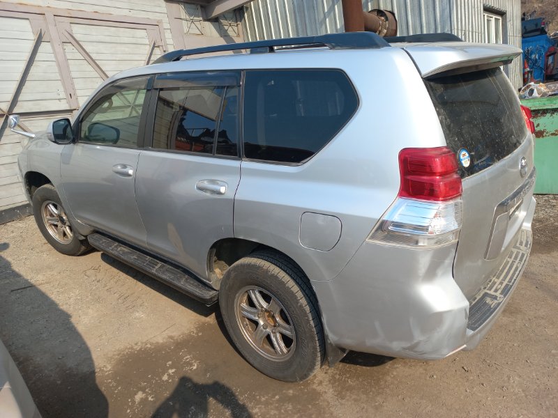 Автомобиль TOYOTA LAND CRUISER PRADO TRJ150W 2TRFE 2010 года в разбор