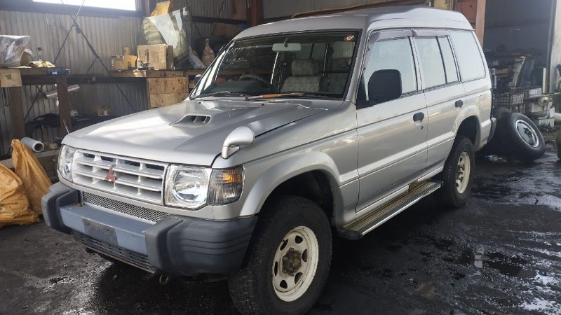 Автомобиль MITSUBISHI PAJERO V46W 4M40 1998 года в разбор