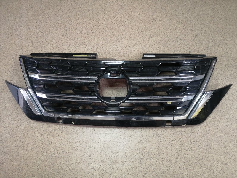 Решетка радиатора передняя Nissan Serena 2016-2022 C27 62310 5TT0A контрактная