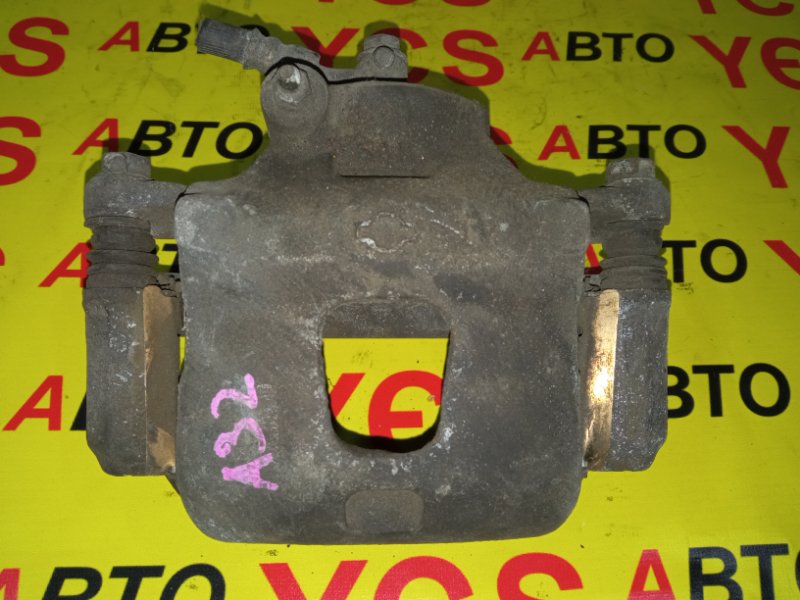 Суппорт передний правый Cefiro A32 VQ20