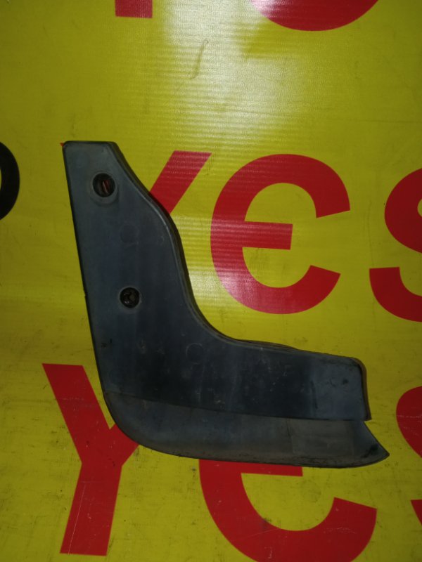 Брызговик задний правый Sunny 1998-2004 FB15 Брызговик задний правый Sunny 1998-2004 FB15