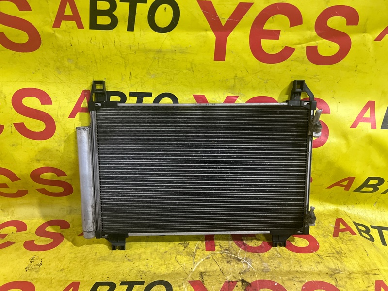 Радиатор кондиционера Toyota Ractis 2005-2007 NCP100 1NZ-FE 8846052090 контрактная