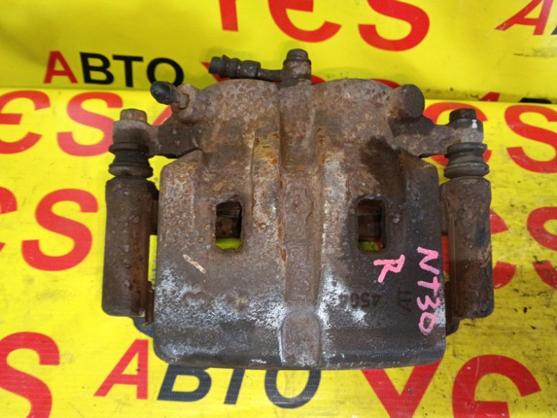 Суппорт передний правый X-Trail 2000-2007 NT30 QR20DE
