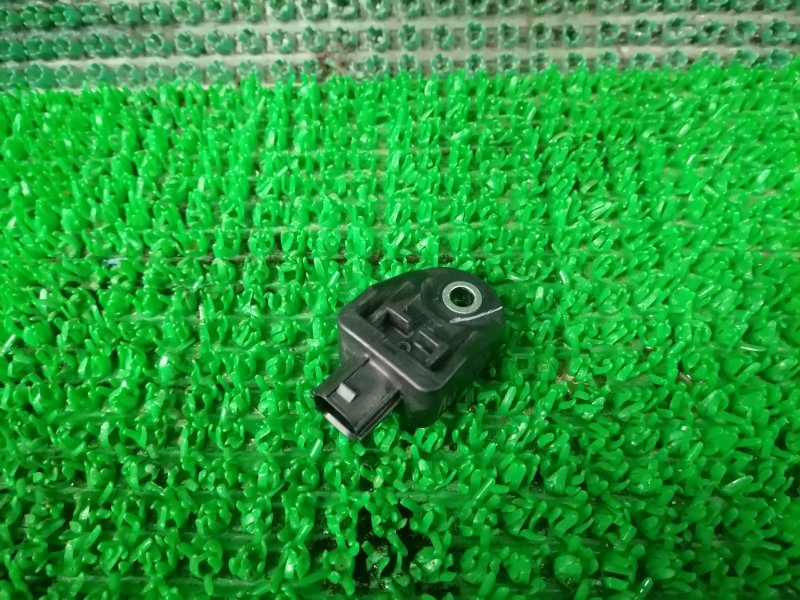 Запчасть датчик подушки безопасности передний TOYOTA PRIUS 2009 ZVW30 2ZR-FXE 89173-75010 контрактная Датчик подушки безопасности передний TOYOTA PRIUS 2009 ZVW30 2ZR-FXE 89173-75010 контрактная