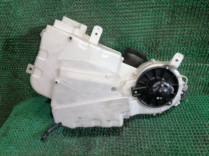Печка салона задняя задняя MAZDA MPV LW3W L3