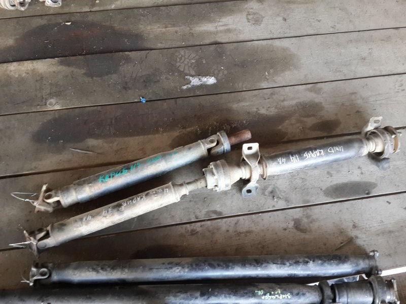 Крестовина карданного вала тойота кариб. Крестовина карданного вала тойота кариб. Строение кардана на кариб 94 года. Кардан кариб. Шрус кардана тойота спринтер кариб ае95.