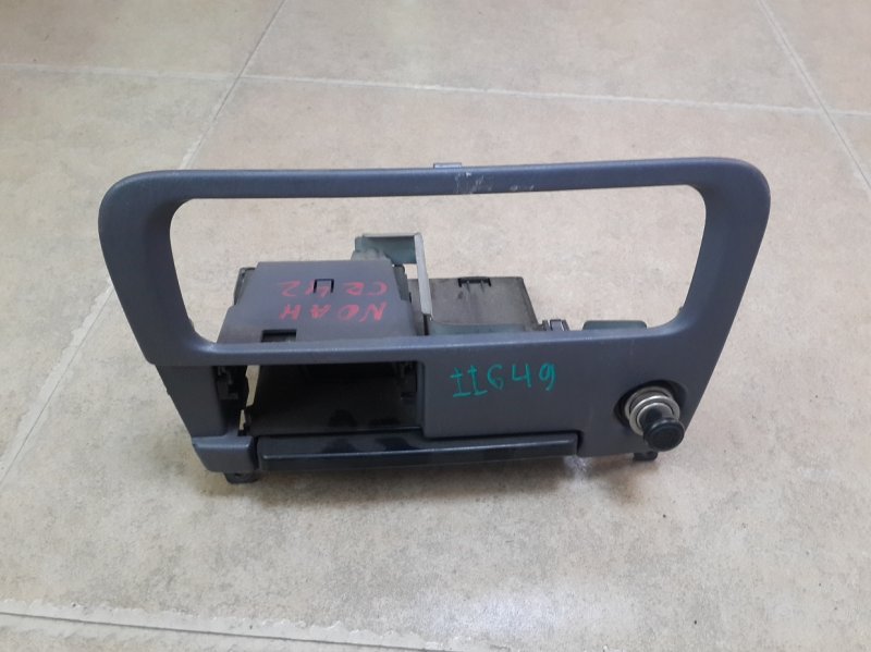 Консоль Toyota Noah CR42 Консоль Toyota Noah CR42