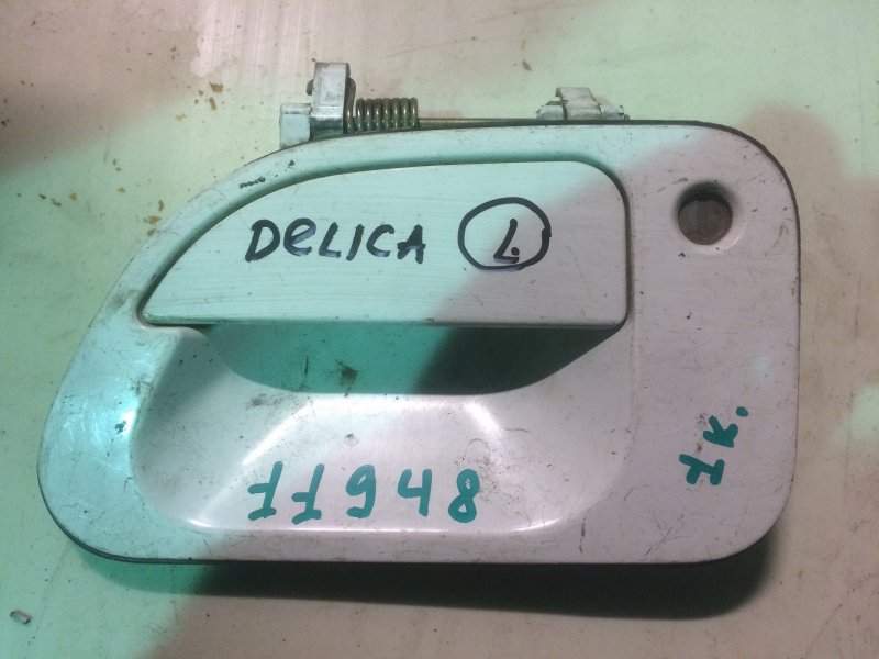 Ручка двери внешняя Mitsubishi Delica PD8W передняя левая