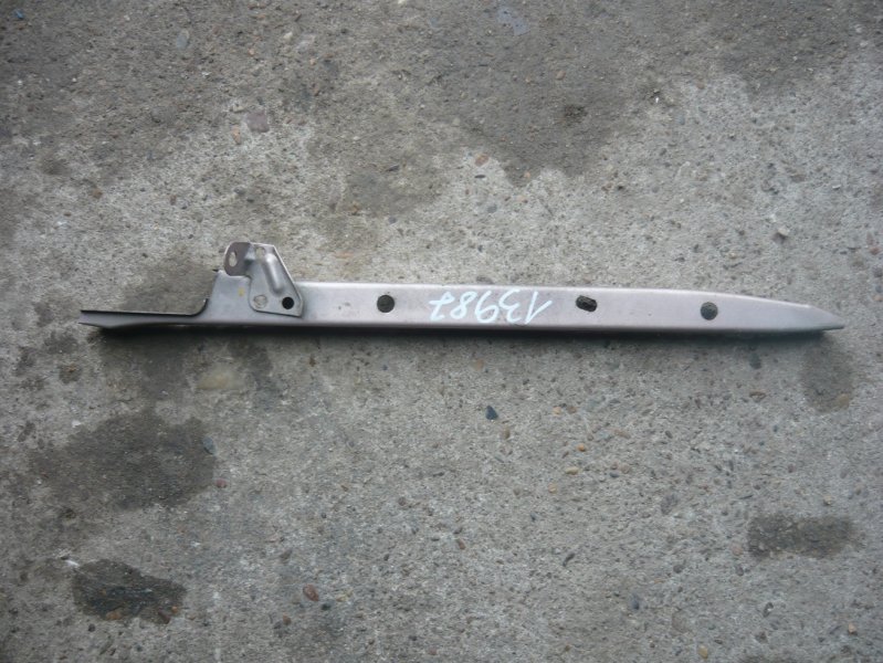 Планка Toyota Vitz SCP10 Планка Toyota Vitz SCP10