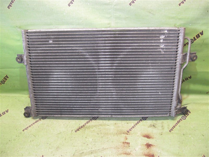 Радиатор кондиционера Mitsubishi Delica PD8W 4M40