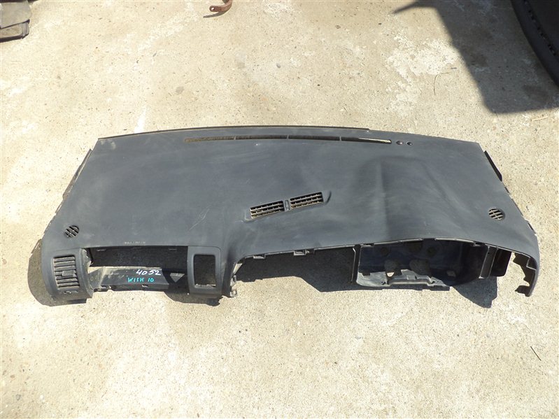 Торпедо Toyota Wish ZNE10 Торпедо Toyota Wish ZNE10