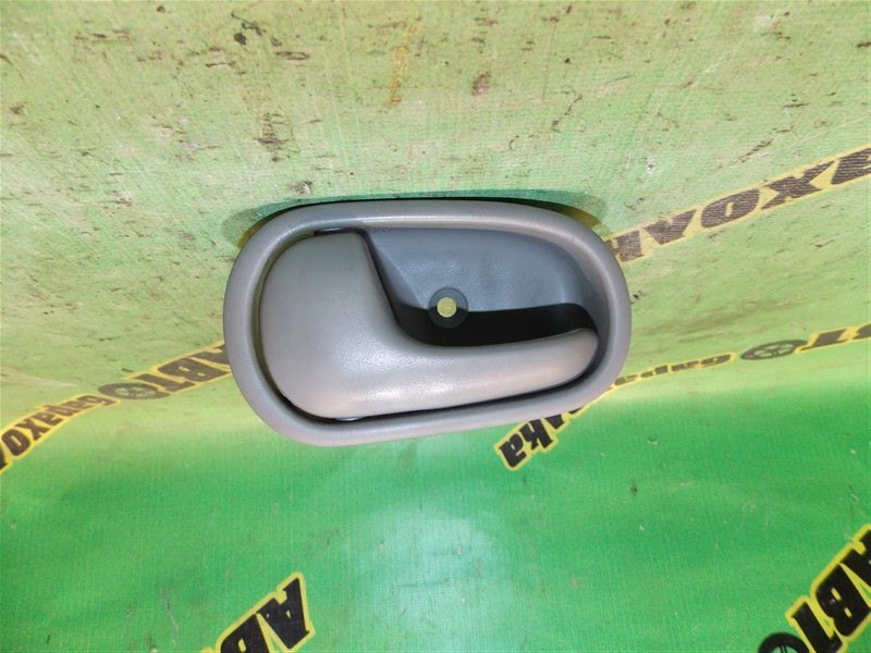 Ручка двери внутренняя Mazda Demio DW3W B3 передняя левая