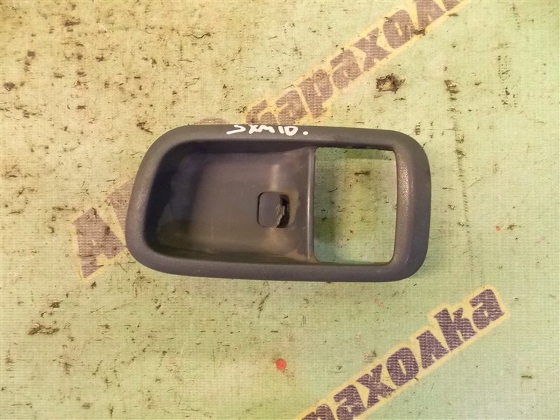 Накладка на ручки дверей Toyota Ipsum SXM10 3S-FE передняя левая