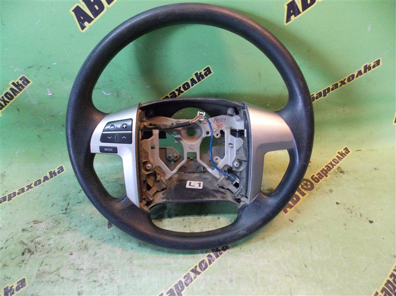 Руль Toyota Voxy AZR70 Руль Toyota Voxy AZR70