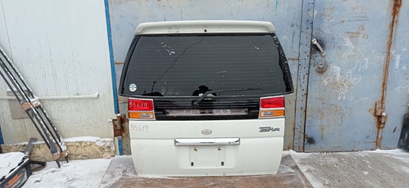 Дверь 5-я Nissan Elgrand E50 задняя