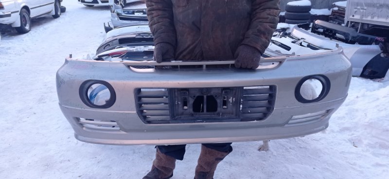 Бампер Nissan Elgrand AVE50 передний