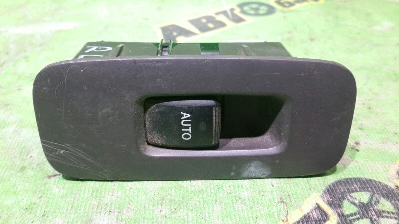 Кнопка стеклоподъемника Toyota Alphard ANH15 2AZ-FE 2000 задняя правая