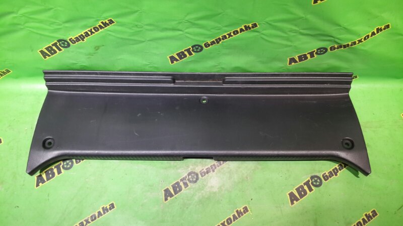 Накладка замка багажника Toyota Mark Ii GX110 1G-FE (BEAMS) 2003