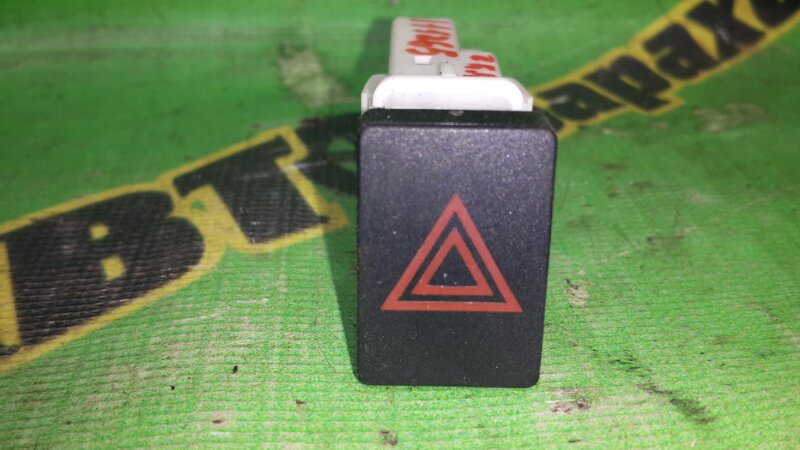 Кнопка аварийной сигнализации Nissan Dualis KNJ10 MR20(DE) 2010