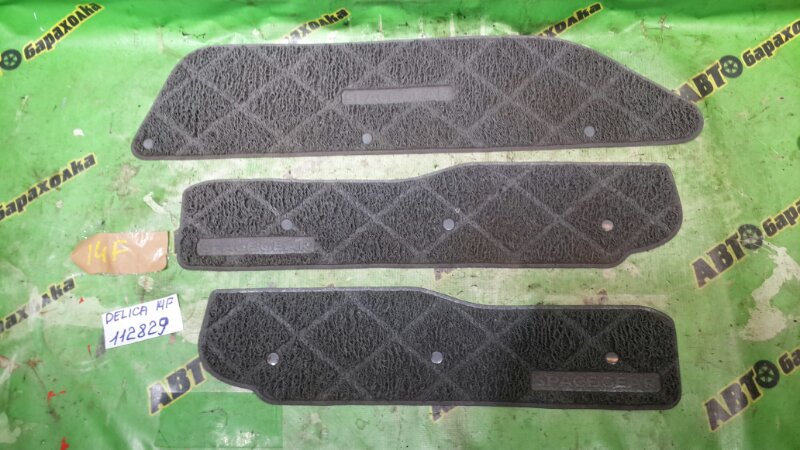 Накладка на порог Mitsubishi Delica PE8W 4M40 1996