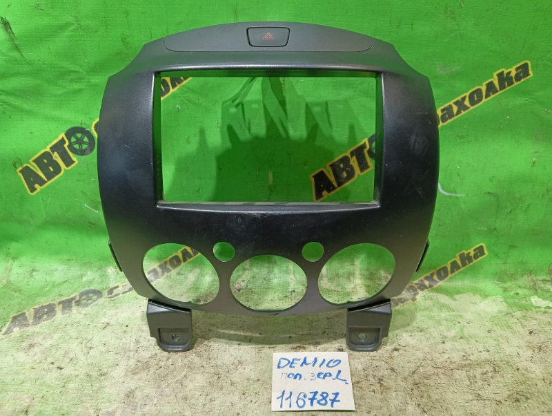Консоль магнитофона Mazda Demio DE3FS ZJ 2010