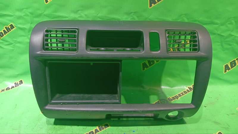 Консоль магнитофона Nissan Vanette SK82VN F8 1999