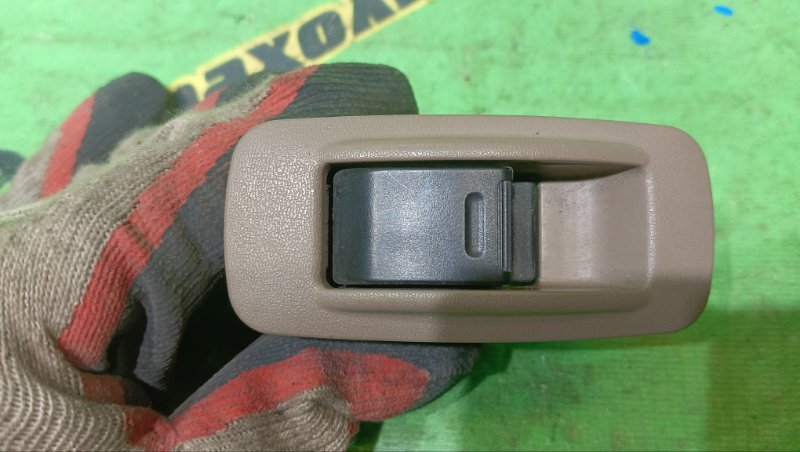 Кнопка стеклоподъемника Toyota Vista SV40 4S-FE 1998 задняя правая