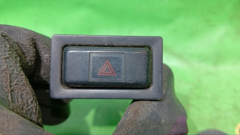 Кнопка аварийной сигнализации Toyota Caldina ET196 4E-FE 1993