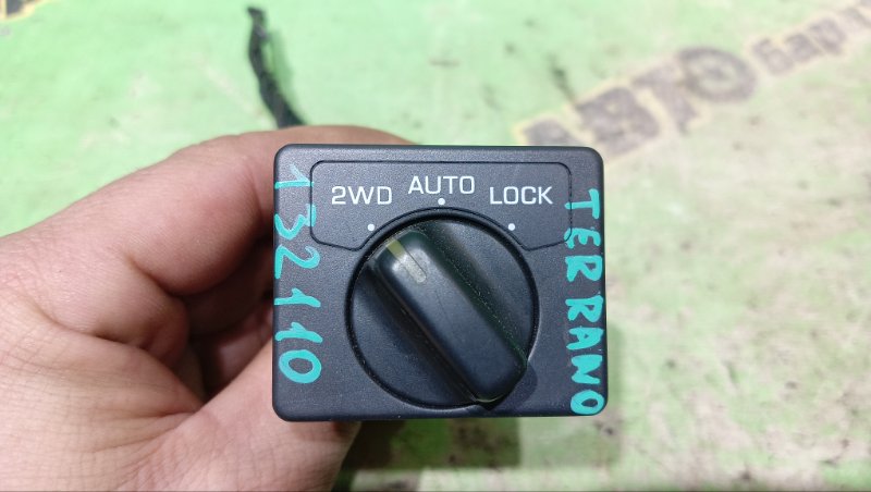 Кнопка Nissan Terrano RR50 QD32(ETI) 1998