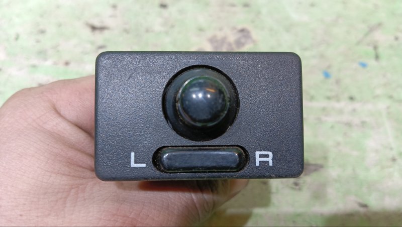 Кнопка регулировки зеркал Nissan Terrano PR50 TD27(ETI) 1997