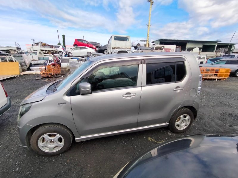 Дверь Suzuki Wagon R MH34S R06A 2012 передняя левая