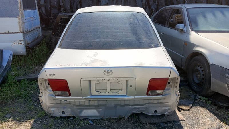 Rear cut Toyota Camry SV40