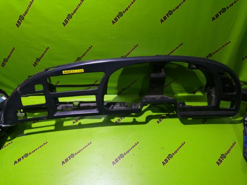 Консоль панели приборов Isuzu Forward FRR35 6HL1 2003