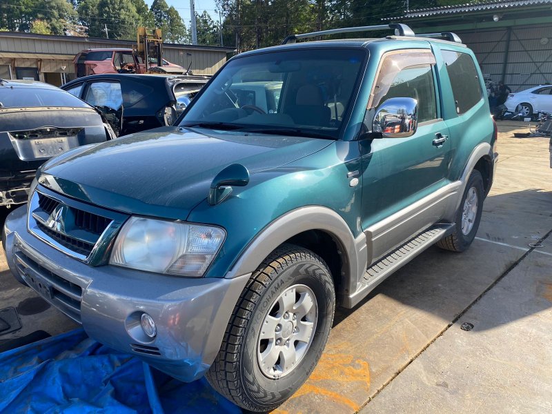 Крыло Mitsubishi Pajero V63W 6G72 2005 переднее левое