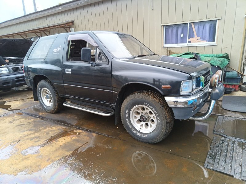 Крыло Isuzu Mu UCS55DW 4JB1 1992 переднее правое